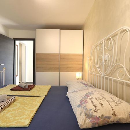 Holiday House "Laurus Garden" With Private Parking 메덜린 외부 사진
