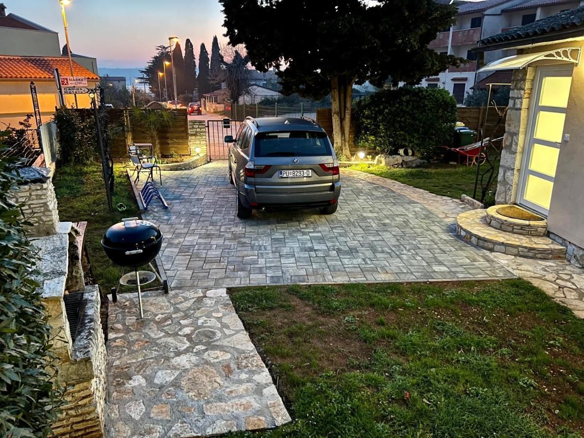 Holiday House "Laurus Garden" With Private Parking 메덜린 외부 사진