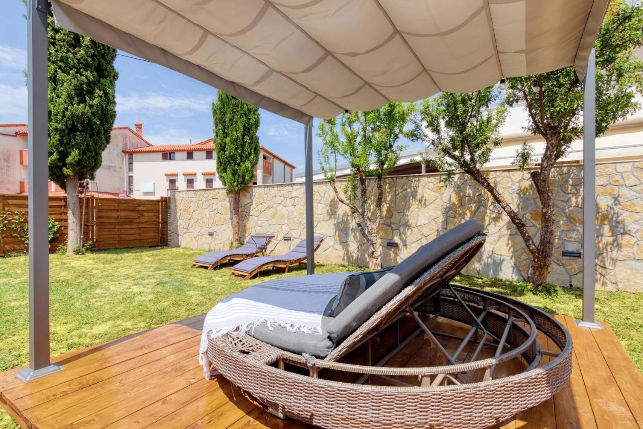 Holiday House "Laurus Garden" With Private Parking 메덜린 외부 사진