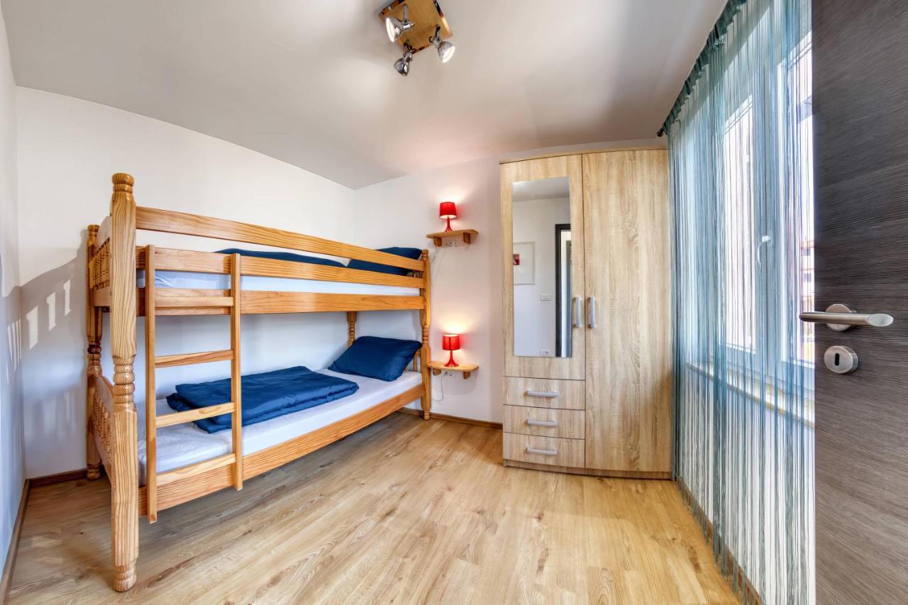 Holiday House "Laurus Garden" With Private Parking 메덜린 외부 사진
