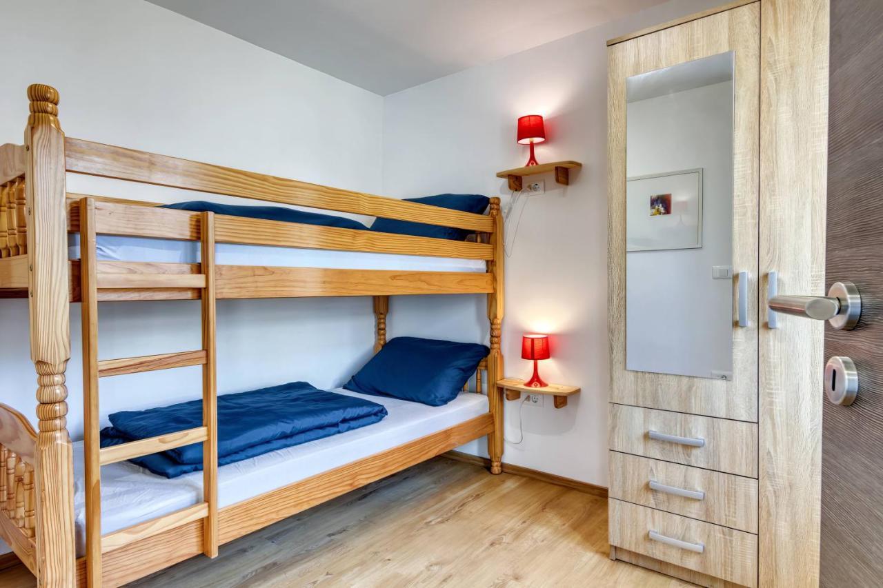 Holiday House "Laurus Garden" With Private Parking 메덜린 외부 사진