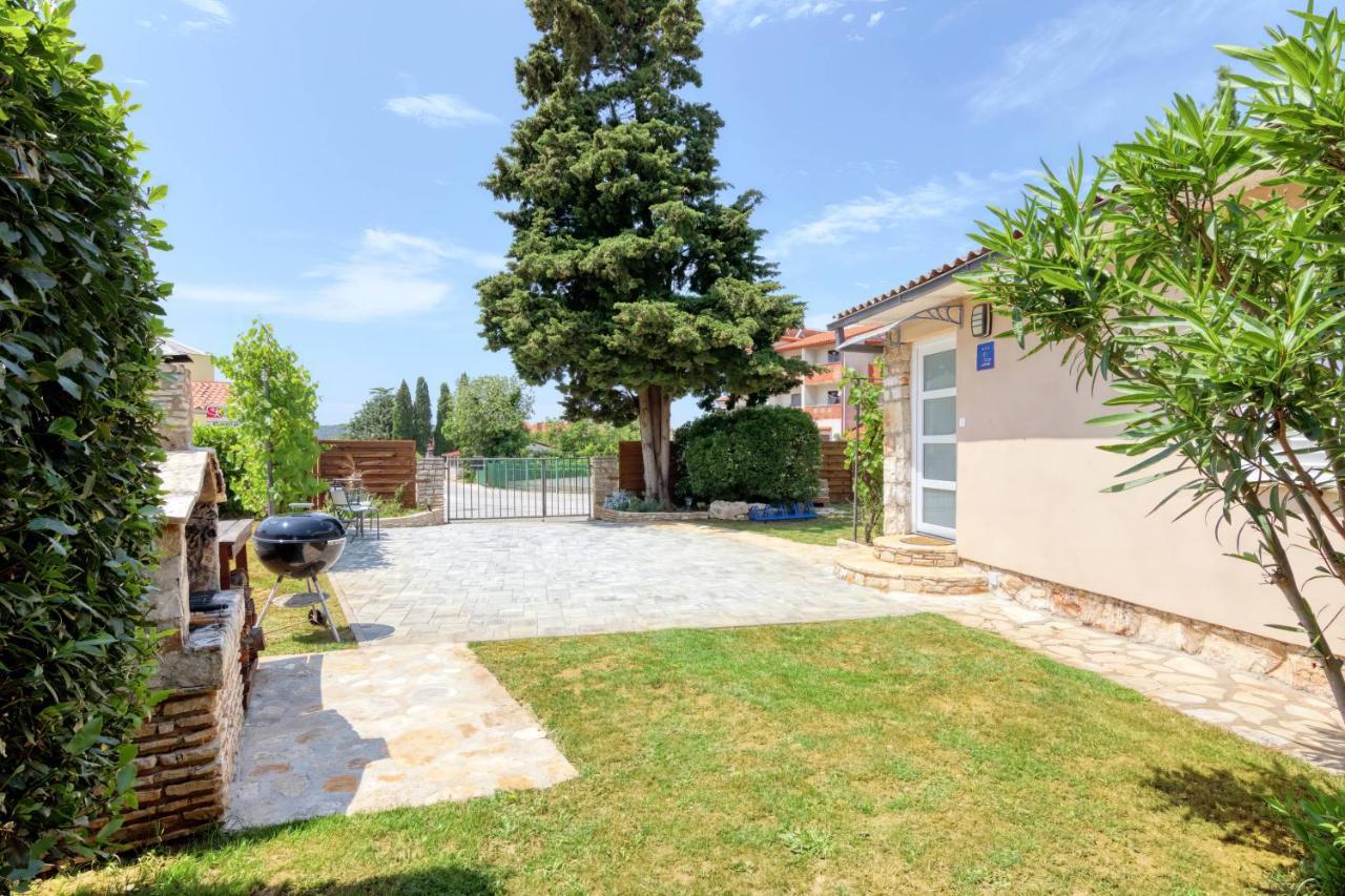 Holiday House "Laurus Garden" With Private Parking 메덜린 외부 사진