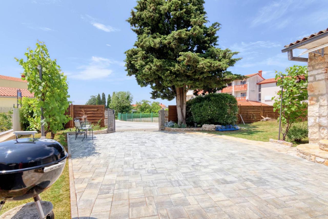 Holiday House "Laurus Garden" With Private Parking 메덜린 외부 사진