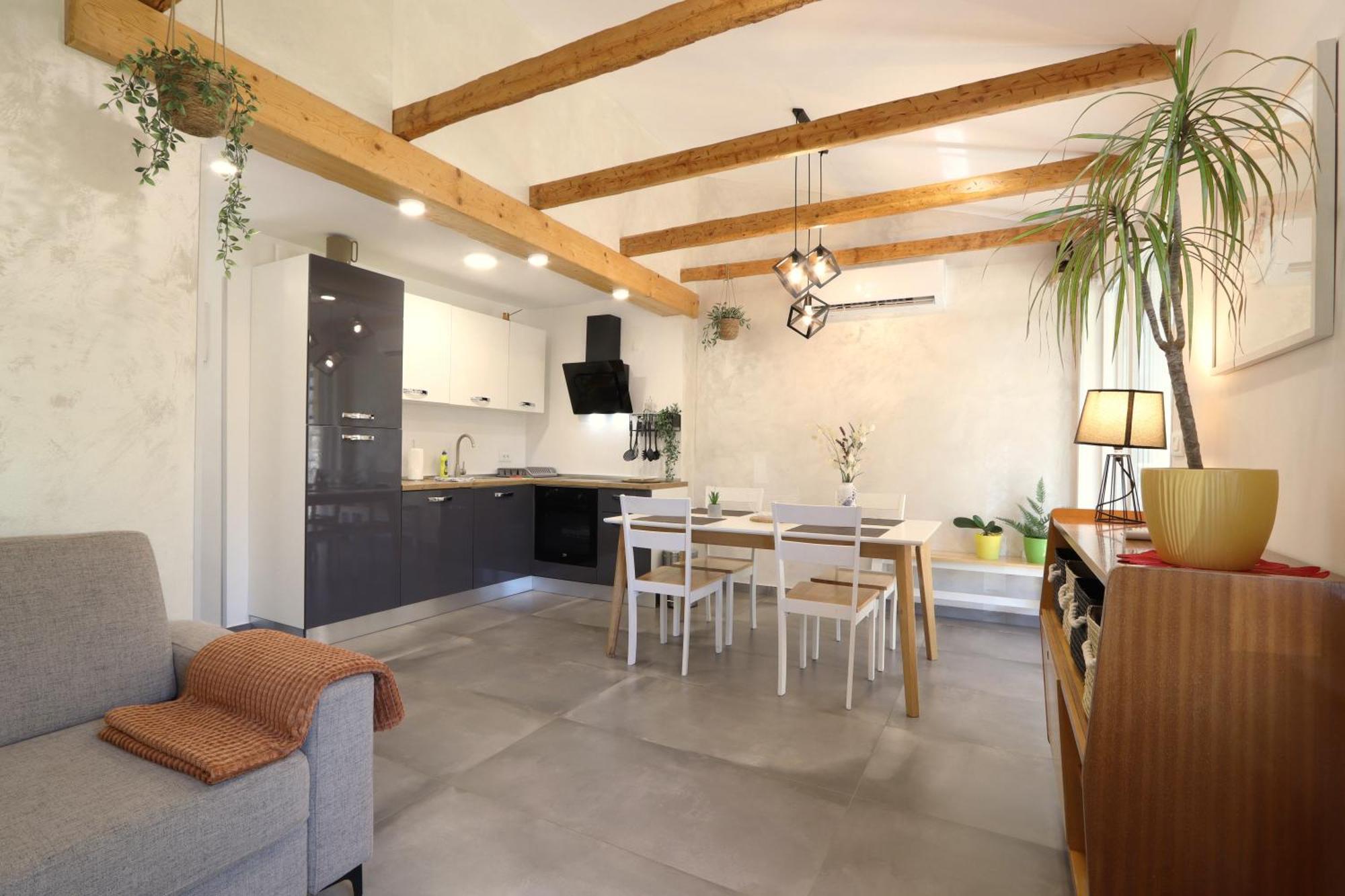 Holiday House "Laurus Garden" With Private Parking 메덜린 외부 사진