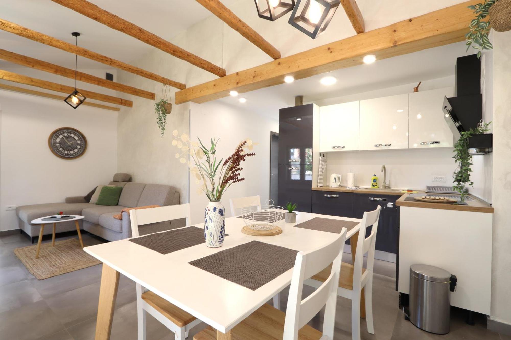 Holiday House "Laurus Garden" With Private Parking 메덜린 외부 사진